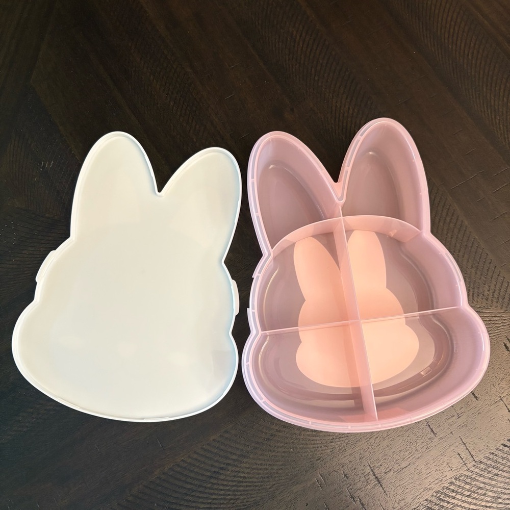 CWC Easter Bunny Snackle Plastic Storage Container Six Sections Snap Closure NWT - Picture 3 of 8